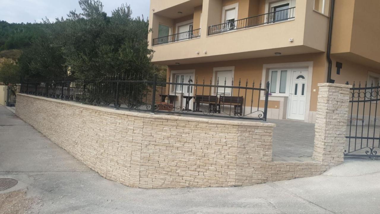 Apartamento Ferdo 2 Makarska Exterior foto